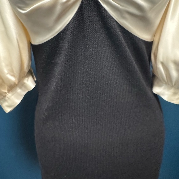 Vintage St John by Marie Grey Elegant Black Knit and Cream Dress Size 6 - Picture 7 of 15